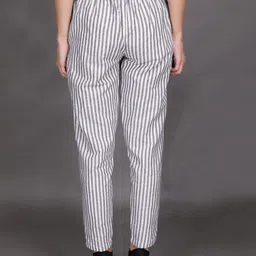 Pittra4ever Women Comfort Pleated Trousers image 5