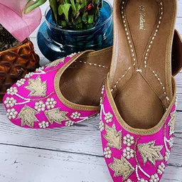 Fulkari Women Printed Ethnic Mojaris Flats-picture-35
