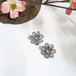 VEDAJ Floral Studs Earrings image 4