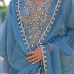 indo era Women Silk Blend Kurta Pant Dupatta Set image 5