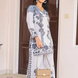 Kaftanize Embellished V-Neck Tunic With Palazzo Co-Ords image 5