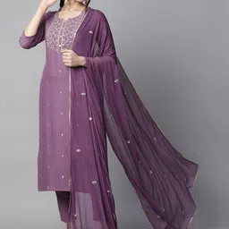 DIVASTRI Floral Embroidered Sweetheart Neck Straight Kurta With Trousers & Dupatta-image-78