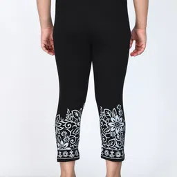 BAESD Girls Pack Of 5 Cotton Bottom Printed Slim Fit Capris image 2