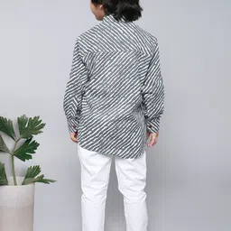 BAATCHEET Boys Printed Regular Pure Cotton Kurta with Trousers image 4