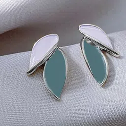 Krelin Silver-Plated Antique Leaf Shaped Studs image 5