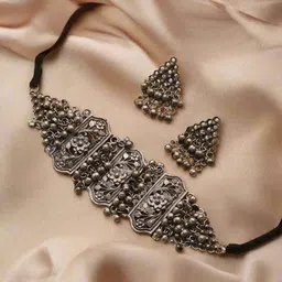 Sangria Silver-Plated & Beaded Oxidized Floral Choker Jewellery Set-picture-27