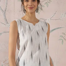 InWeave Ikat Printed Round Neck Cotton Top-picture-38