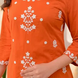Divyadham Textiles Women Ethnic Motifs Embroidered Regular Thread Work Kurta with Trousers & With Dupatta image 3