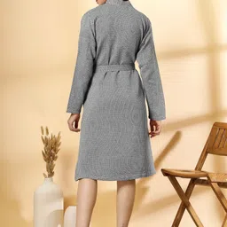KLOTTHE Checked Pure Cotton Bath Robe With Belt image 3