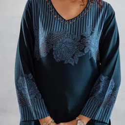 Sangria Women Printed Kurta Set image 2