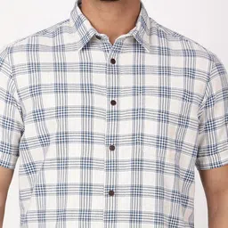 Indian Terrain Checked Spread Collar Short Sleeves Regular Fit Classic Casual Shirt image 5