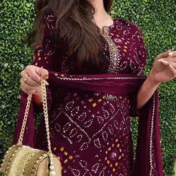 DIVASTRI Bandhani Printed Notch Neck Gotta Patti Straight Kurta With Trousers & Dupatta image 3