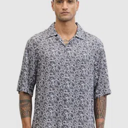 Snitch Men Relaxed Fit Spread Collar Geometric Printed Casual Shirt-picture-29