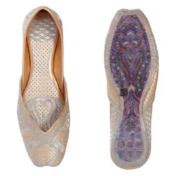 KALINI Women Ethnic Mojaris with Embroidered Flats-picture-37