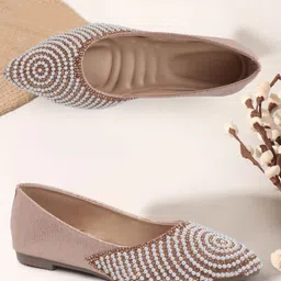 SIRDENILL Women Embellished Ethnic Mojaris Flats image 3