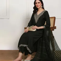 new ethnic 4 you Women Pure Silk Kurta Pant Dupatta Set image 1