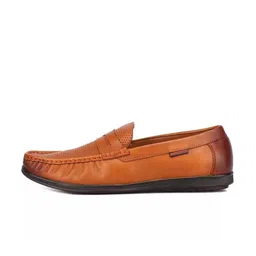 Red Chief Men Textured Leather Formal Loafers image 3