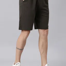 FILA Men Mid-Rise Regular Shorts image 2