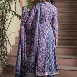 Sangria Blue Floral Printed Gotta Patti Pure Cotton Kurta With Trousers And Dupatta image 4