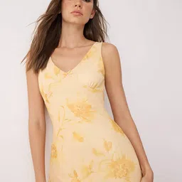 Trendyol Floral Print V-Neck Empire Midi Dress image 4