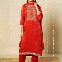 Meesan Embroidered Velvet Kurta Set-picture-30