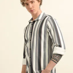 Bushirt Men Classic Fit Vertical Striped Spread Collar Casual Shirt image 2