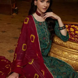 HERE&NOW Women Printed Regular Pure Cotton Kurta with Trousers & With Dupatta image 2