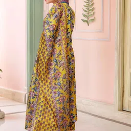 GoSriKi Women Floral Printed Kurta with Palazzos & Dupatta image 4