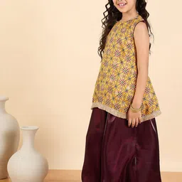 Stylo Bug Girls Ethnic Motifs Printed Regular Kurti With Palazzos image 5