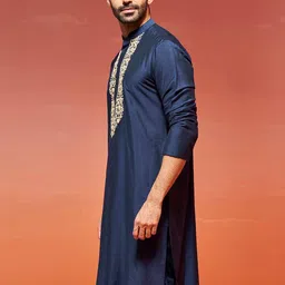 VASTRAMAY Men Yoke Design Thread Work Kurta image 3