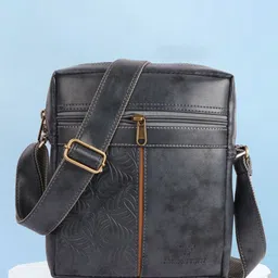 Fashion twist Unisex Textured Messenger Bag-picture-41