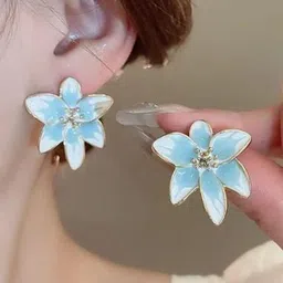 styledose Korean Sterling Silver Gold-Plated Artificial Beaded Floral Shaped Studs image 2