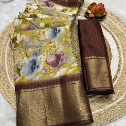 RegalDrapes Floral Printed Saree With Unstitched Blouse Piece-image-50