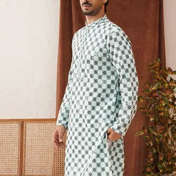 Jompers Men Geometric Embroidered Sequinned Kurta image 4