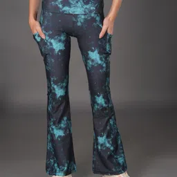 The Dance Bible Printed High-Rise Antimicrobial Flared Yoga Tights With 2 Side Pockets-picture-26