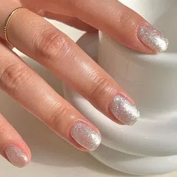 jiwoo Silver Pearl High Coverage Chip Resistant, Long Lasting nailpaint For Women silver pearl image 2