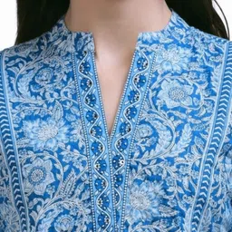 shri siddhi vinayak Formal Regular Sleeves Floral Print Women Blue, White Top image 4
