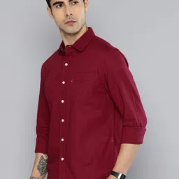 levi's Men Slim Fit Solid Spread Collar Casual Shirt image 5