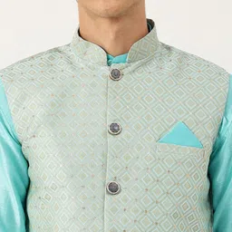 aj dezines Men Silk Blend Kurta Pyjama Set image 4