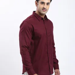 indian terrain Men Slim Fit Solid Casual Shirt image 3