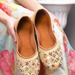 shoe lab Jutis For Women image 2