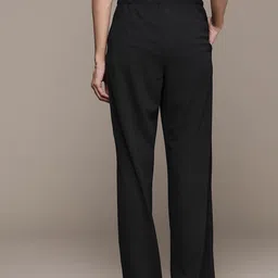 roadster Women Regular Fit Black Cotton Blend Trousers image 3