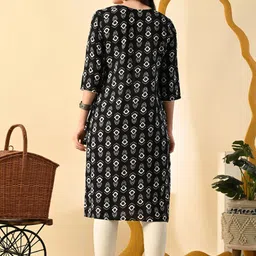 glowworld Women Printed Viscose Rayon Straight Kurta image 2