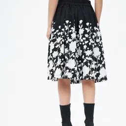 harpa Women Floral Print A-line Black Skirt image 2