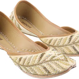 mochi Mojaris For Women image 1