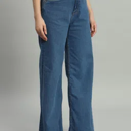 roadster Women Flared High Rise Blue Jeans image 2