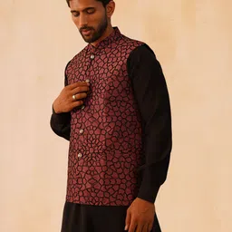 jompers Men Embroidered Nehru Jacket image 4