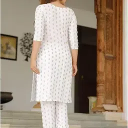 saanvi collection Printed Kurta, Trouser/Pant & Dupatta Set image 2