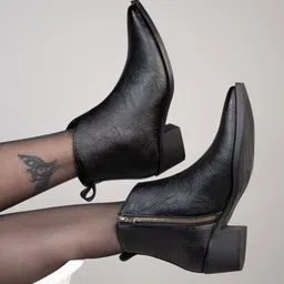 roadster =Roadster Women Black Chelsea Boots Boots For Women-picture-19