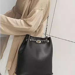 aesthetic Women Black Shoulder Bag image 4